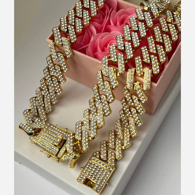 دستبند و گردنبند زنانه طرح کارتیر Cartier فول نگین کاری شده رنگ ثابت با کیفیت بالا کد zel (پس کرایه)