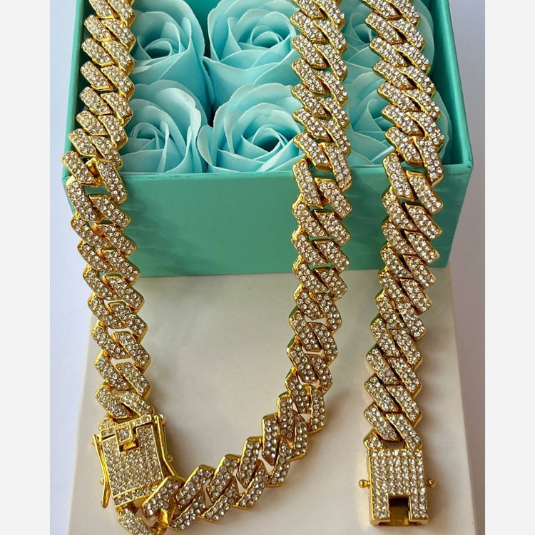 دستبند و گردنبند زنانه طرح کارتیر Cartier فول نگین کاری شده در تنوع رنگ ، رنگ ثابت با کیفیت بالا کد zel (پس کرایه)