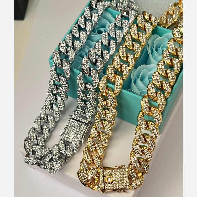 دستبند و گردنبند زنانه طرح کارتیر Cartier فول نگین کاری شده در تنوع رنگ ، رنگ ثابت با کیفیت بالا کد zel (پس کرایه)