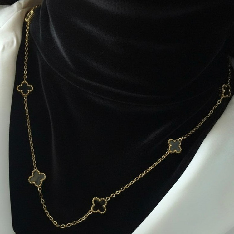 گردنبند زنانه طرح ونکلیف VanCleef رنگ ثابت با کیفیت بالا کد zmh (پس کرایه)