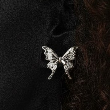 گوشواره زنانه مینیمال در طرح های  متنوع گل و پروانه و اشک نگین کاری شده رنگ کاملا ثابت کد ztj (پس کرایه)