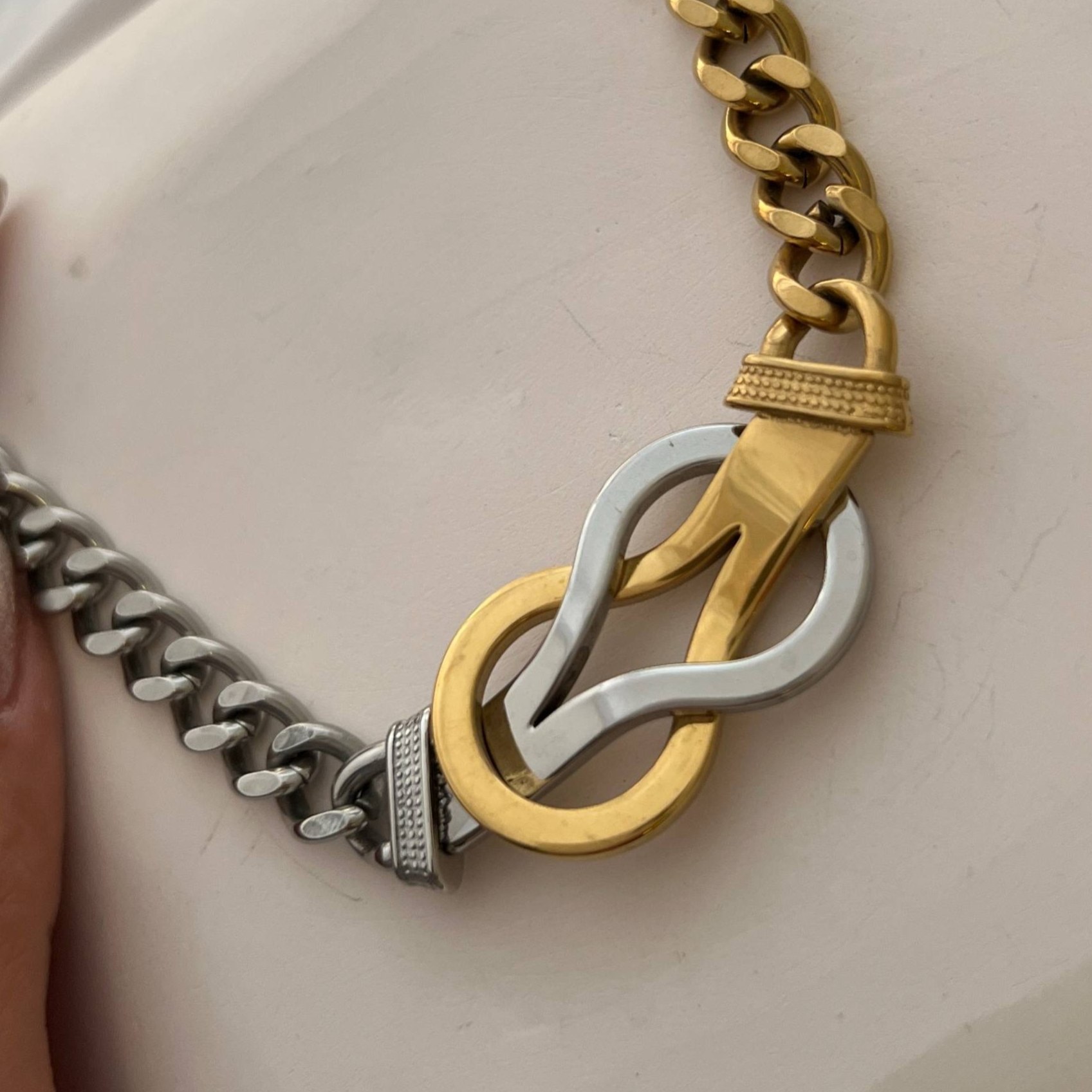 گردنبند زنانه زنجیر کارتیر Cartier طرح پلاک اینفینیتی رنگ کاملا ثابت کد ztj (پس کرایه)