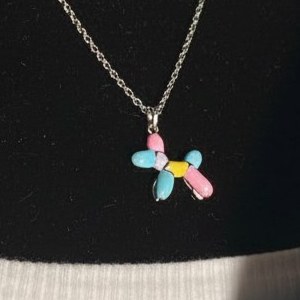 گردنبند زنانه فانتزی طرح سگ بادکنکی رنگی رنگ کاملا ثابت کد ztk (پس کرایه)