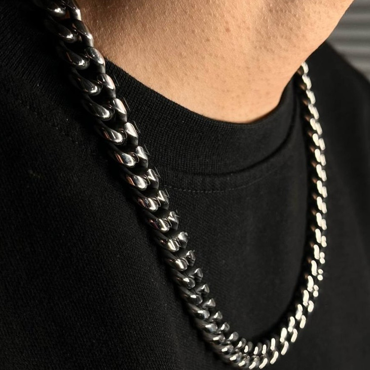 گردنبند مردانه طرح کارتیه Cartier سیاه قلم جنس استیل عیار 316 رنگ ثابت کد ztk (پس کرایه)