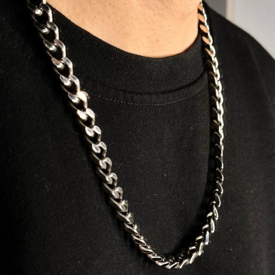گردنبند مردانه طرح کارتیه Cartier سیاه قلم جنس استیل عیار 316 رنگ ثابت کد ztk (پس کرایه)