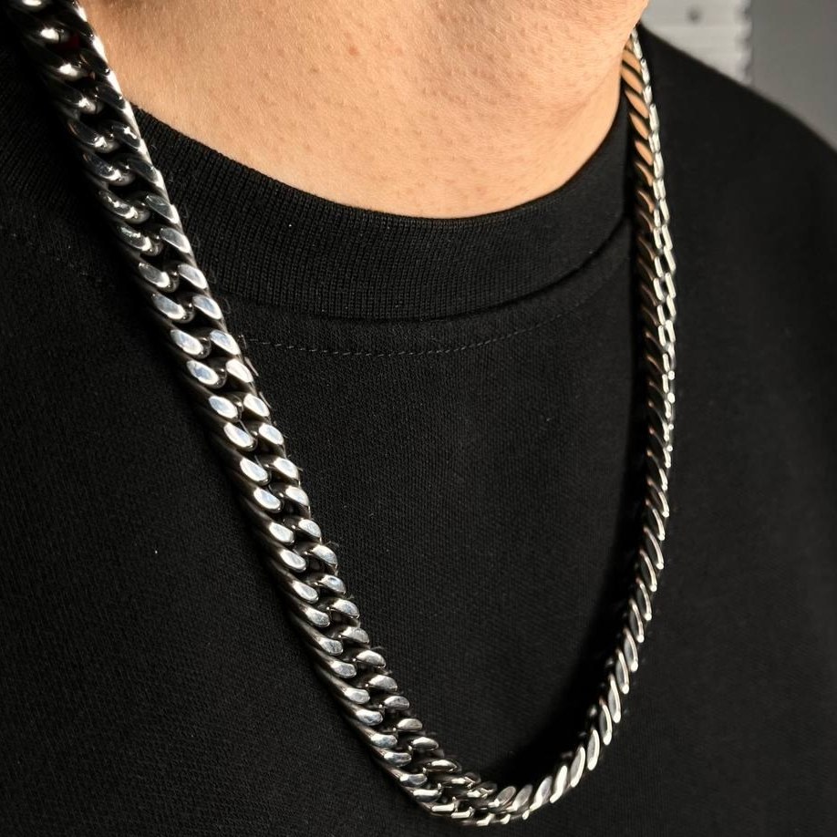 گردنبند مردانه طرح کارتیه Cartier سیاه قلم جنس استیل عیار 316 رنگ کاملا  ثابت کد ztk (پس کرایه)