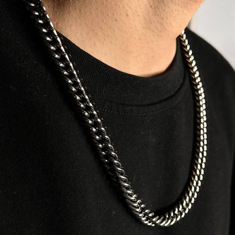 گردنبند مردانه طرح کارتیه Cartier سیاه قلم جنس استیل عیار 316 رنگ کاملا ثابت کد ztk (پس کرایه)
