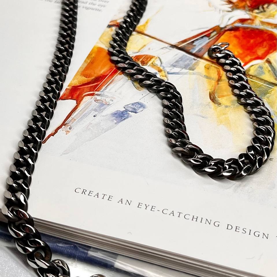 گردنبند مردانه طرح کارتیه  Cartier سیاه قلم جنس استیل عیار 316 رنگ کاملا ثابت کد ztk (پس کرایه)