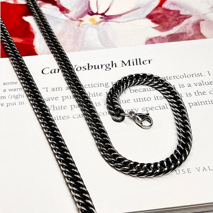 گردنبند مردانه مدل کارتیه Cartier سیاه قلم جنس استیل عیار 316 رنگ کاملا ثابت کد ztk (پس کرایه)