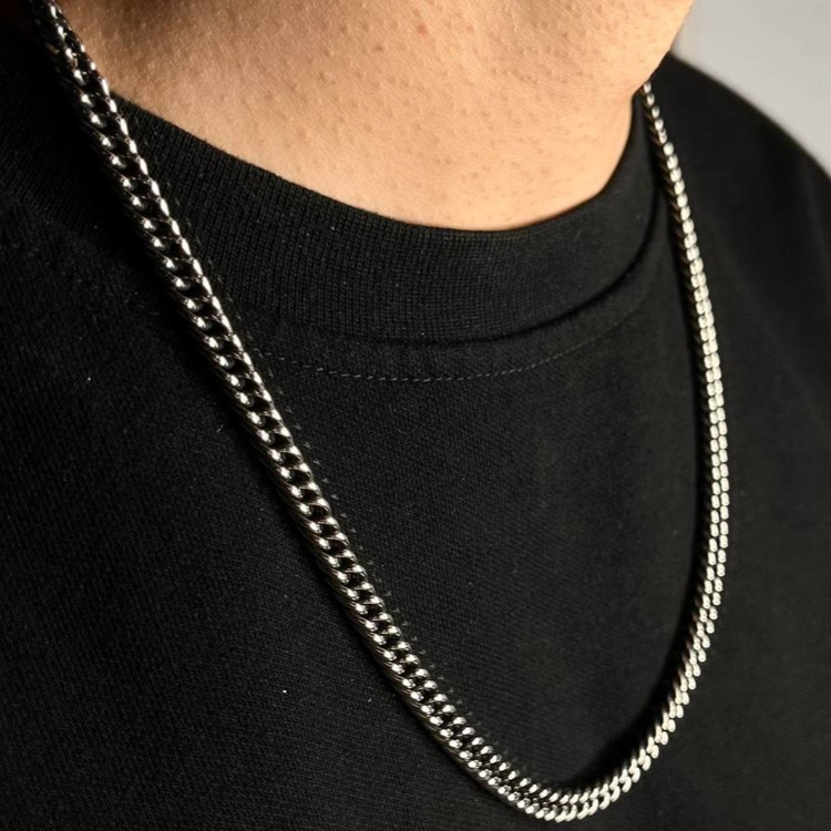گردنبند مردانه مدل کارتیه Cartier سیاه قلم جنس استیل عیار 316 رنگ کاملا ثابت کد ztk (پس کرایه)