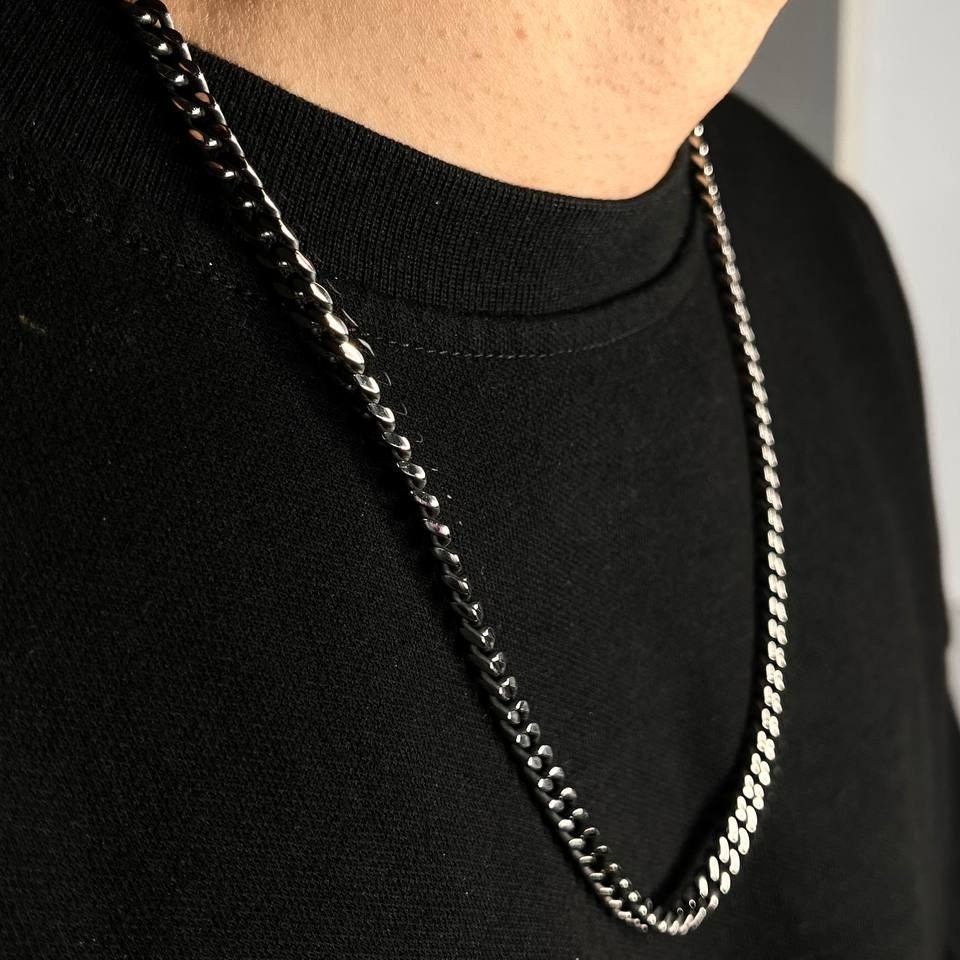 گردنبند  مردانه مدل کارتیه Cartier سیاه قلم جنس استیل عیار 316 رنگ کاملا ثابت کد ztk (پس کرایه)