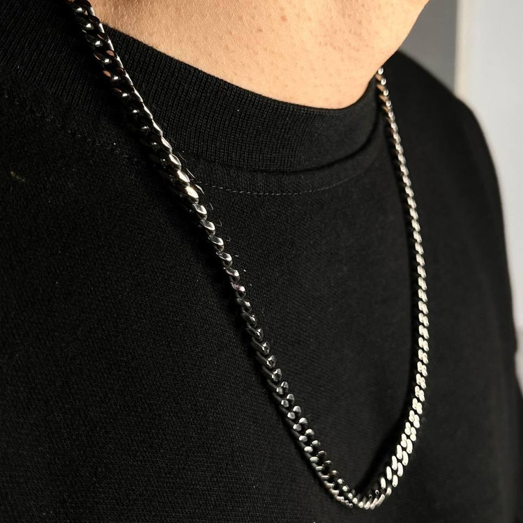 گردنبند مردانه مدل کارتیه Cartier سیاه قلم جنس استیل عیار 316 رنگ کاملا ثابت کد ztk (پس کرایه)