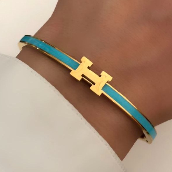 دستبند اسپرت طرح هرمس Hermes  رنگ کاملا ثابت کد zsm (پس کرایه)