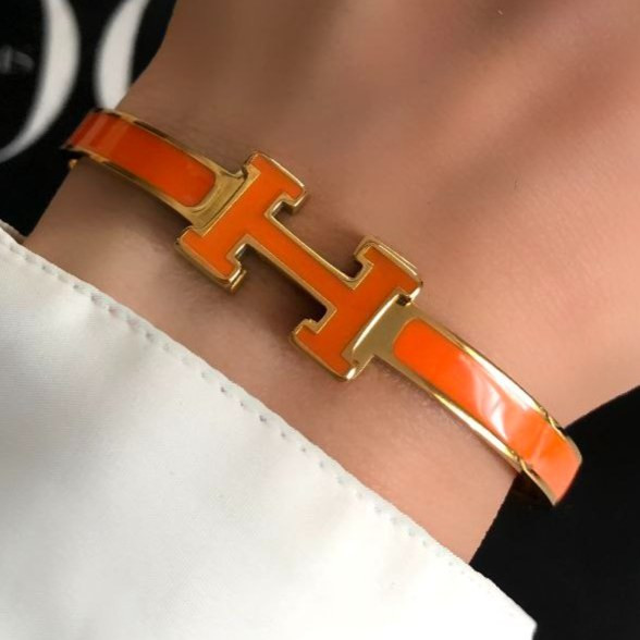 دستبند اسپرت طرح هرمس Hermes رنگ کاملا ثابت کد zsm (پس کرایه)