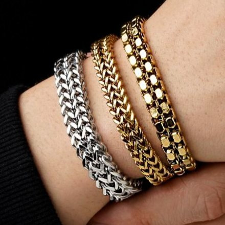 دستبند اسپرت طرح کارتیر Cartier نگین کاری شده کاملا ثابت کد zsm (پس کرایه)