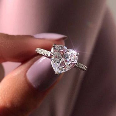 انگشتر جواهری صورتی و سفید زنانه طرح قلب نگین کاری شده رنگ کاملا ثابت کد zgy (پس کرایه)