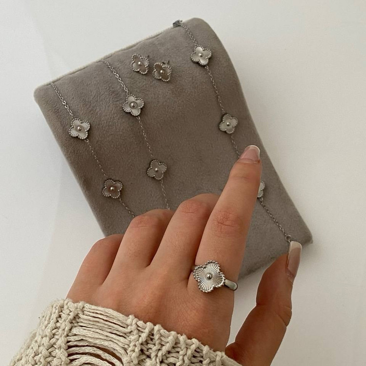 ست کامل زنانه طرح ونکلیف Van Cleef فری سایز Freesize رنگ کاملا ثابت کد tj (پس کرایه)