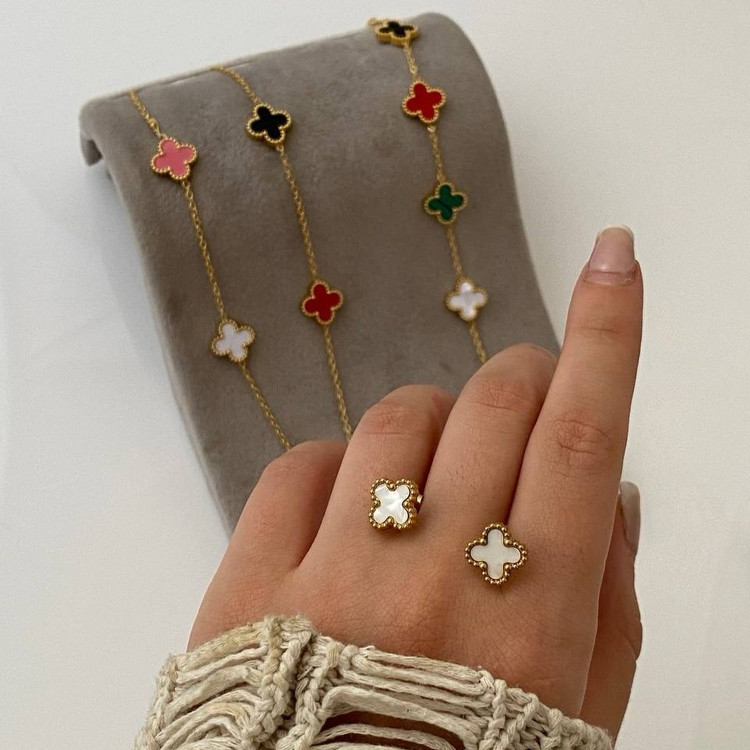 ست کامل زنانه طرح ونکلیف Van Cleef فری سایز Freesize رنگ کاملا ثابت کد tj (پس کرایه)
