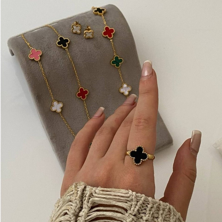 ست کامل زنانه طرح ونکلیف Van Cleef فری سایز Freesize رنگ کاملا ثابت کد tj (پس کرایه)