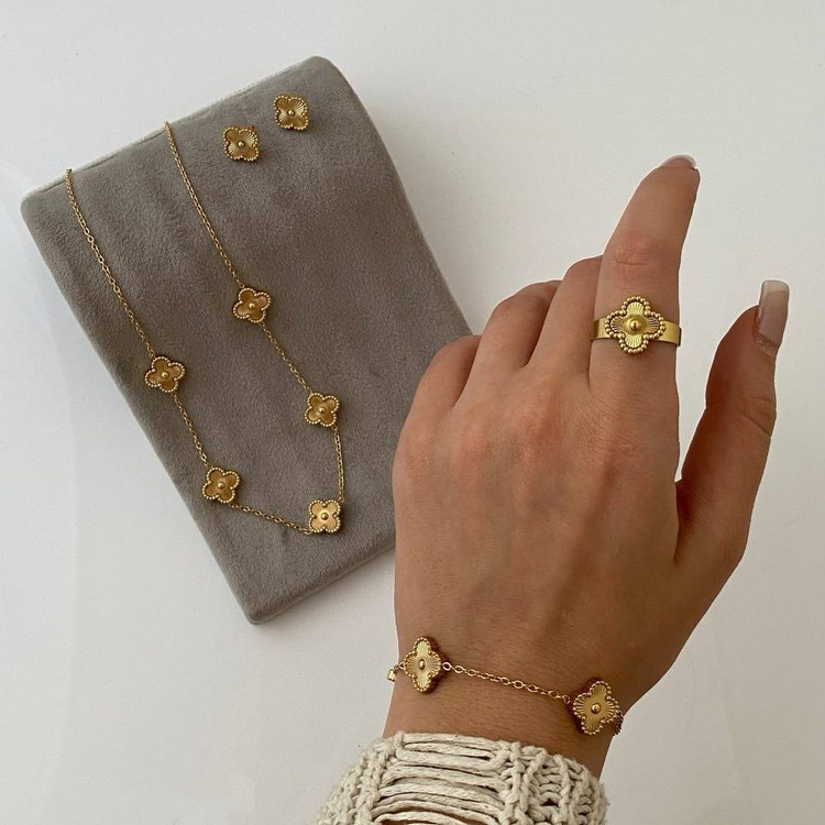 ست کامل زنانه طرح ونکلیف Van Cleef فری سایز Freesize رنگ کاملا ثابت کد tj (پس کرایه)