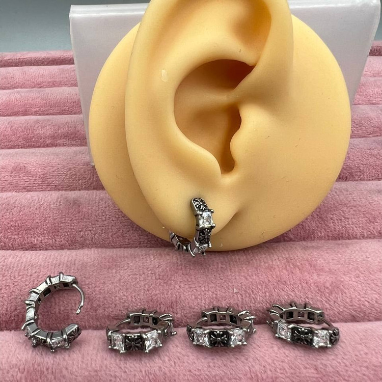 گوشواره استیل زنانه طرح اسپرت حلقه ای تنوع طرح رنگ ثابت و ضد حساسیت کد sf (پس کرایه)