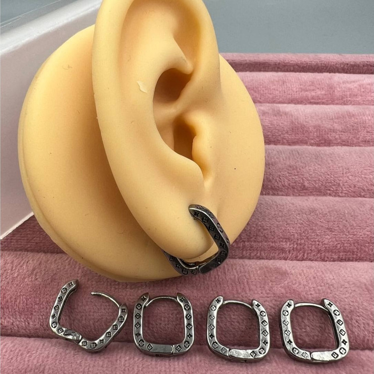 گوشواره استیل زنانه طرح اسپرت حلقه ای تنوع طرح رنگ ثابت و ضد حساسیت کد sf (پس کرایه)