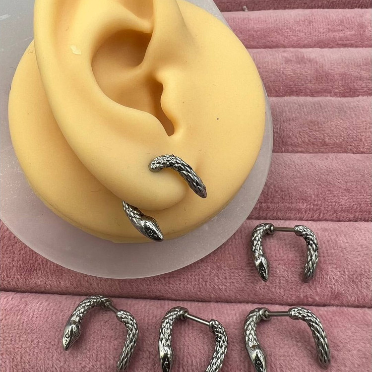 گوشواره استیل زنانه طرح اسپرت حلقه ای تنوع طرح رنگ ثابت و ضد حساسیت کد sf (پس کرایه)