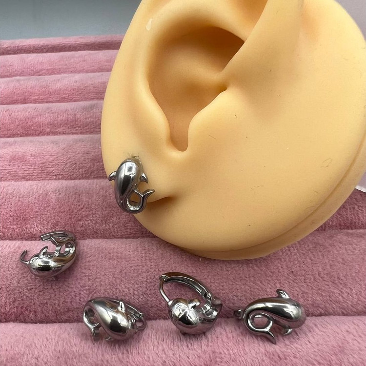 گوشواره استیل زنانه طرح اسپرت حلقه ای تنوع طرح رنگ ثابت و ضد حساسیت کد sf (پس کرایه)
