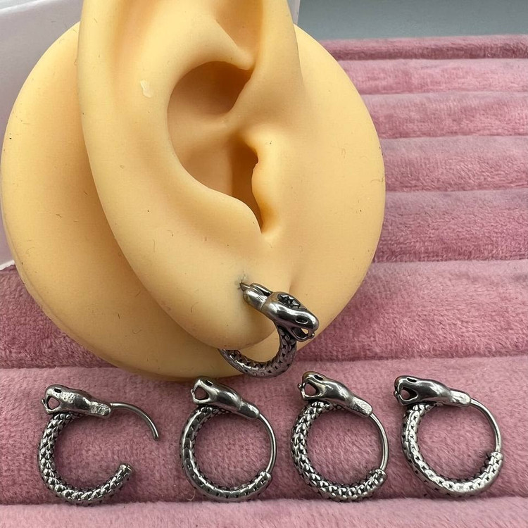 گوشواره استیل زنانه طرح اسپرت حلقه ای تنوع طرح رنگ ثابت و ضد حساسیت کد sf (پس کرایه)