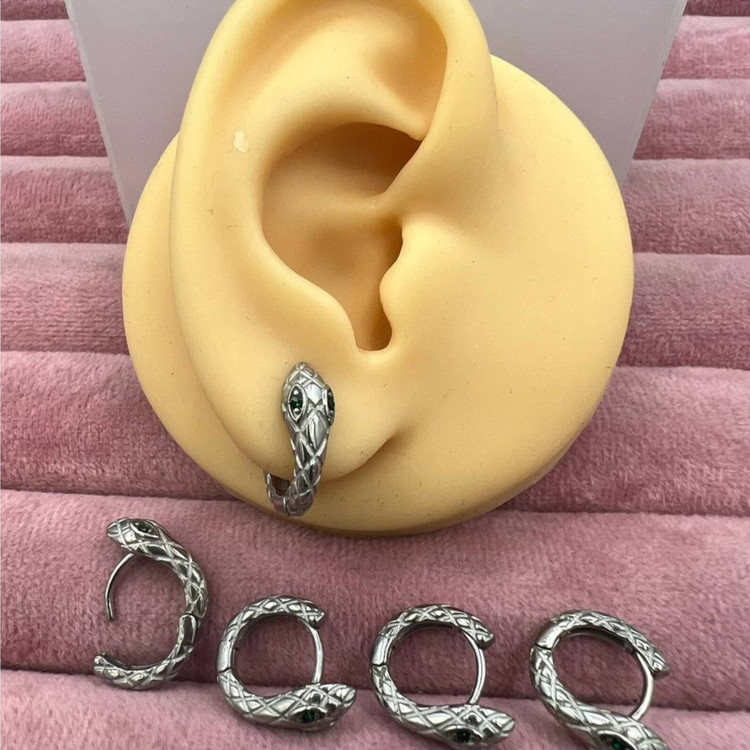 گوشواره استیل زنانه طرح حلقه ای اسپرت تنوع طرح رنگ ثابت و ضد حساسیت کد sf (پس کرایه)