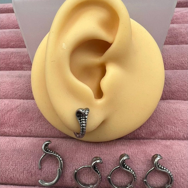 گوشواره استیل زنانه طرح حلقه ای اسپرت تنوع طرح رنگ ثابت و ضد حساسیت کد sf (پس کرایه)