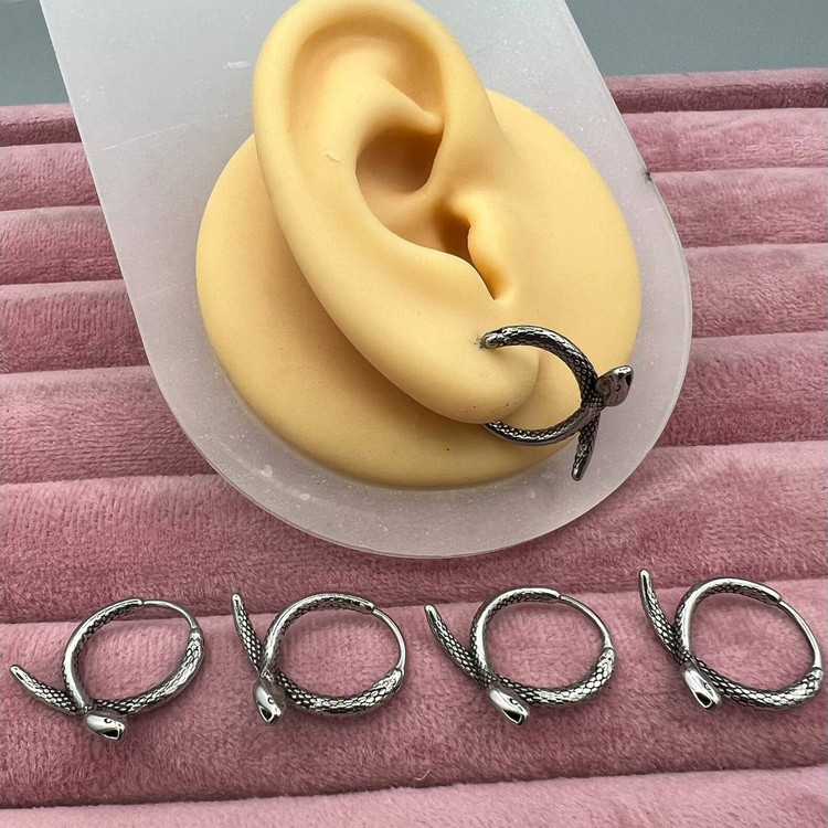 گوشواره استیل زنانه طرح حلقه ای اسپرت تنوع طرح رنگ ثابت و ضد حساسیت کد sf (پس کرایه)