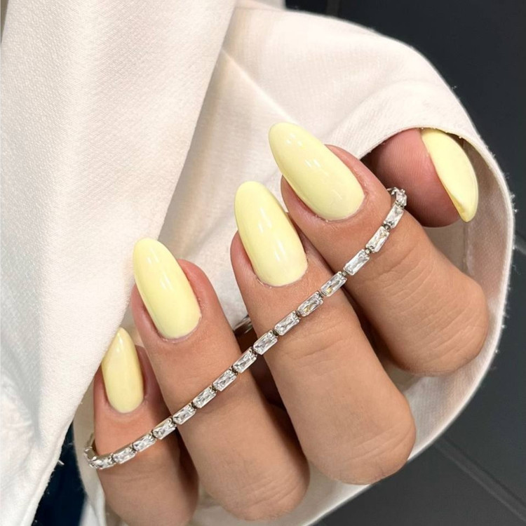 دستبند آبکاری نقره زنانه طرح پاپیون نگین تنوع طرح رنگ ثابت کد tk (پس کرایه)