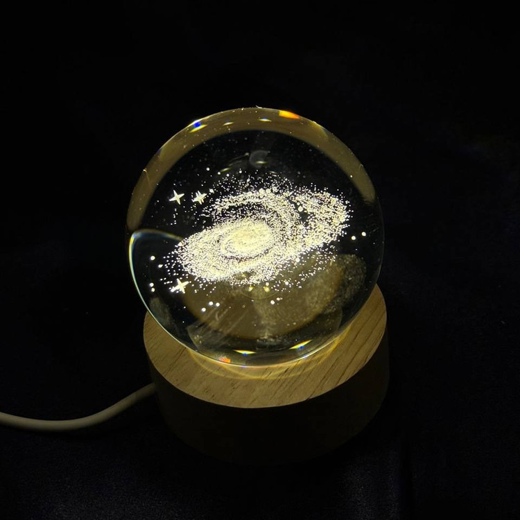 دکوری گوی کریستالی Led ال ای دی دار طرح دختر و پسر تنوع طرح و رنگ کد sm (پس کرایه)