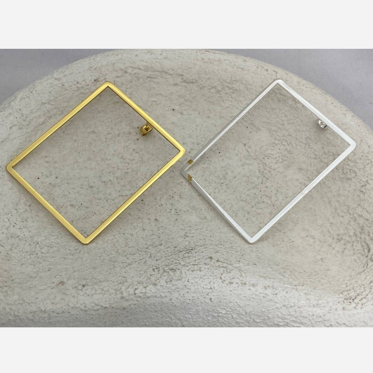 گوشواره استیل زنانه طرح مستطیل خطی رنگ ثابت کد tj (پس کرایه)