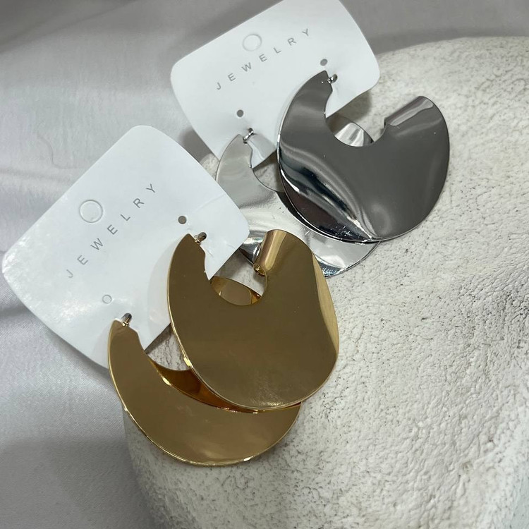 گوشواره آبکاری نقره طرح هلال پهن رنگ ثابت کد tj (پس کرایه)