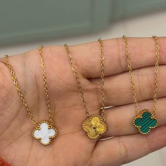 گردنبند و آویز پلاک طرح جواهری طرح ونکلیف vancleef رنگ ثابت در تنوع رنگ کد gy