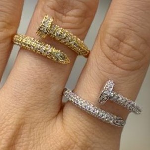 انگشتر جواهری زنانه طرح میخی پیچ نگین دار فری سایز freesize رنگ ثابت کد gy