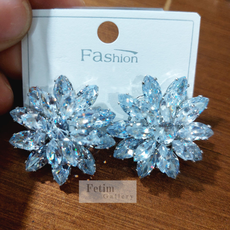 گوشواره جواهری فشن طرح گل