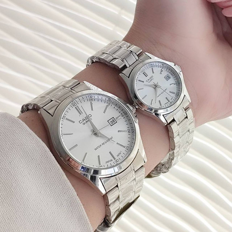 ساعت زنانه و مردانه قیمت تک کاسیو استیل تاریخ دار موتور ژاپن مارک معروف CASIO نمونه درجه یک ارسال رایگان