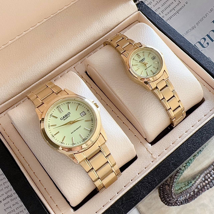 ست ساعت مچی زنانه و مردانه قیمت ست کاسیو استیل تاریخدار موتور ژاپن مارک معروف CASIO نمونه درجه یک ارسال رایگان