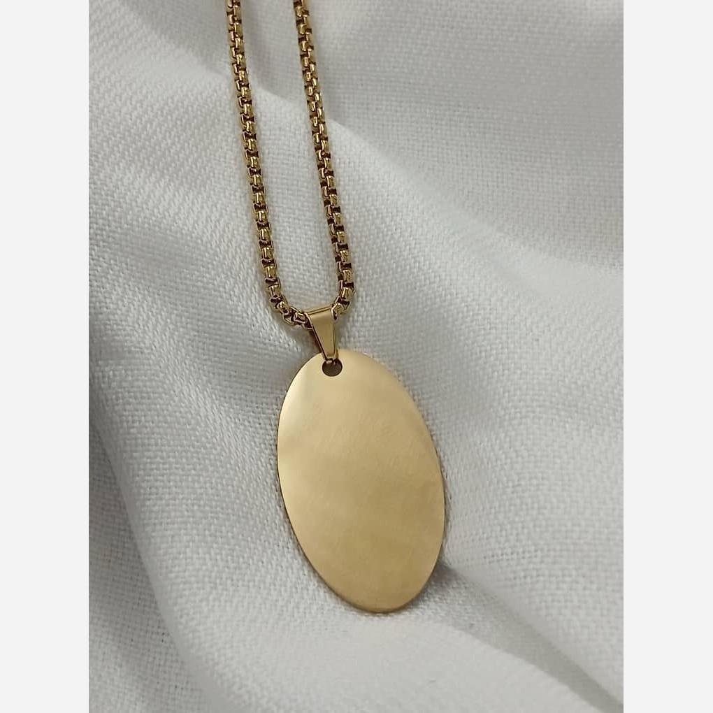 گردنبند ساده مخصوص حکاکی به رنگ طلایی