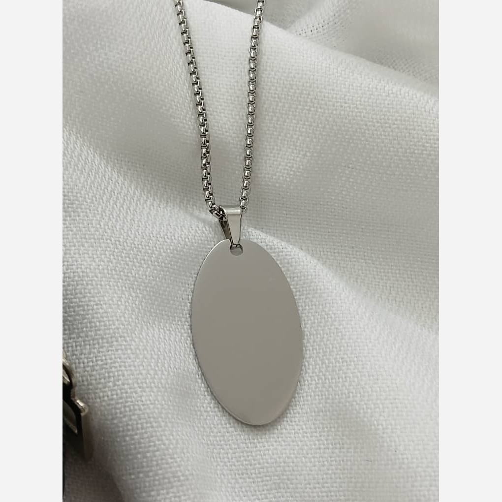 گردنبند ساده مخصوص حکاکی به رنگ نقره ای