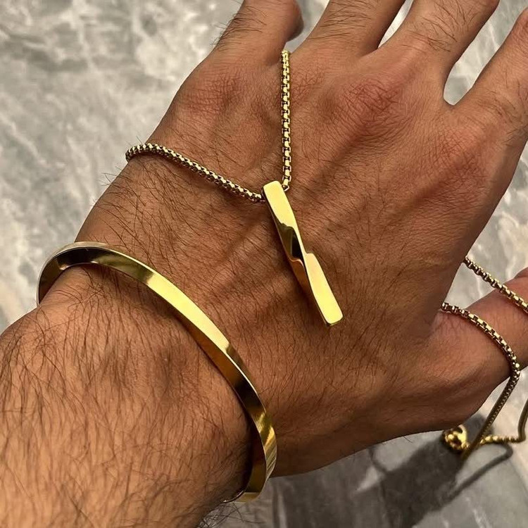 ست مکعب عشق همراه با دستبند و گردنبند ست در سه رنگ مختلف جنس استیل رنگ ثابت