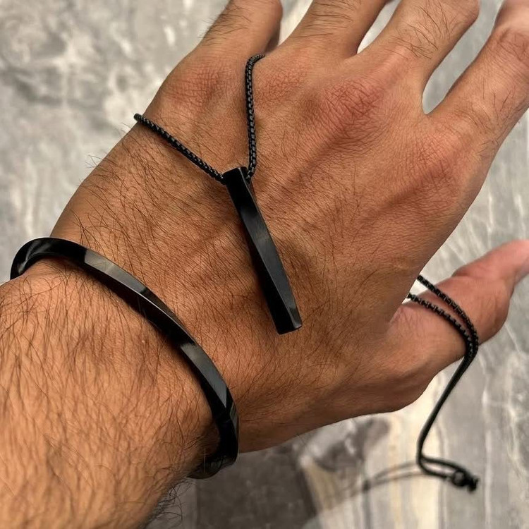 ست مکعب عشق همراه با دستبند و گردنبند ست در سه رنگ مختلف جنس استیل رنگ ثابت