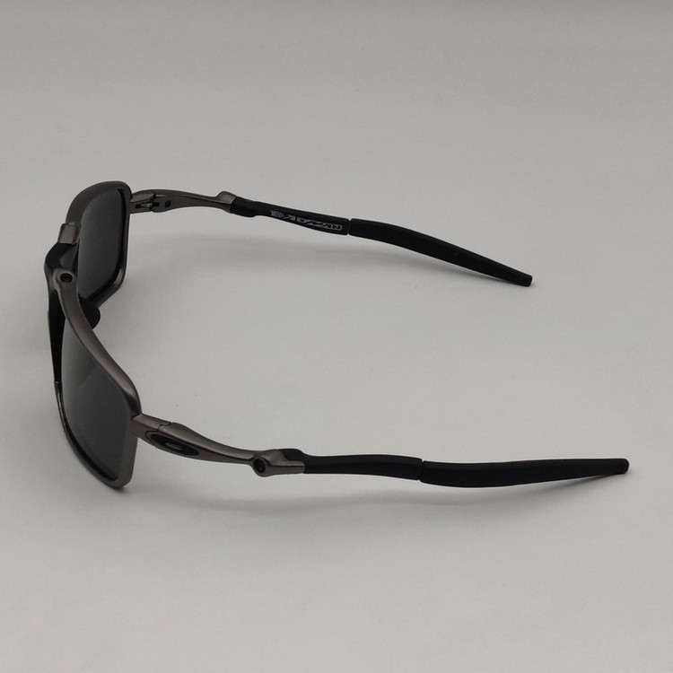 عینک آفتابی بایکر پلاریزه اوکلی مدل BADMAN OO6020-03