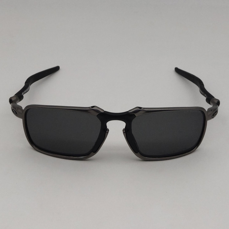 عینک آفتابی بایکر پلاریزه اوکلی مدل BADMAN OO6020-03