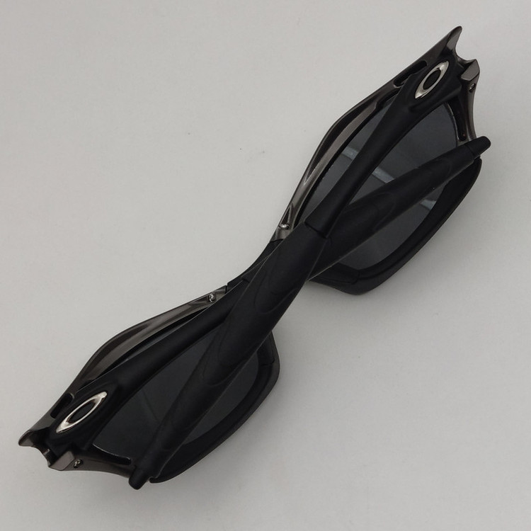 عینک آفتابی بایکر پلاریزه اوکلی مدل BADMAN OO6020-03