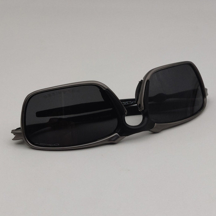 عینک آفتابی بایکر پلاریزه اوکلی مدل BADMAN OO6020-03