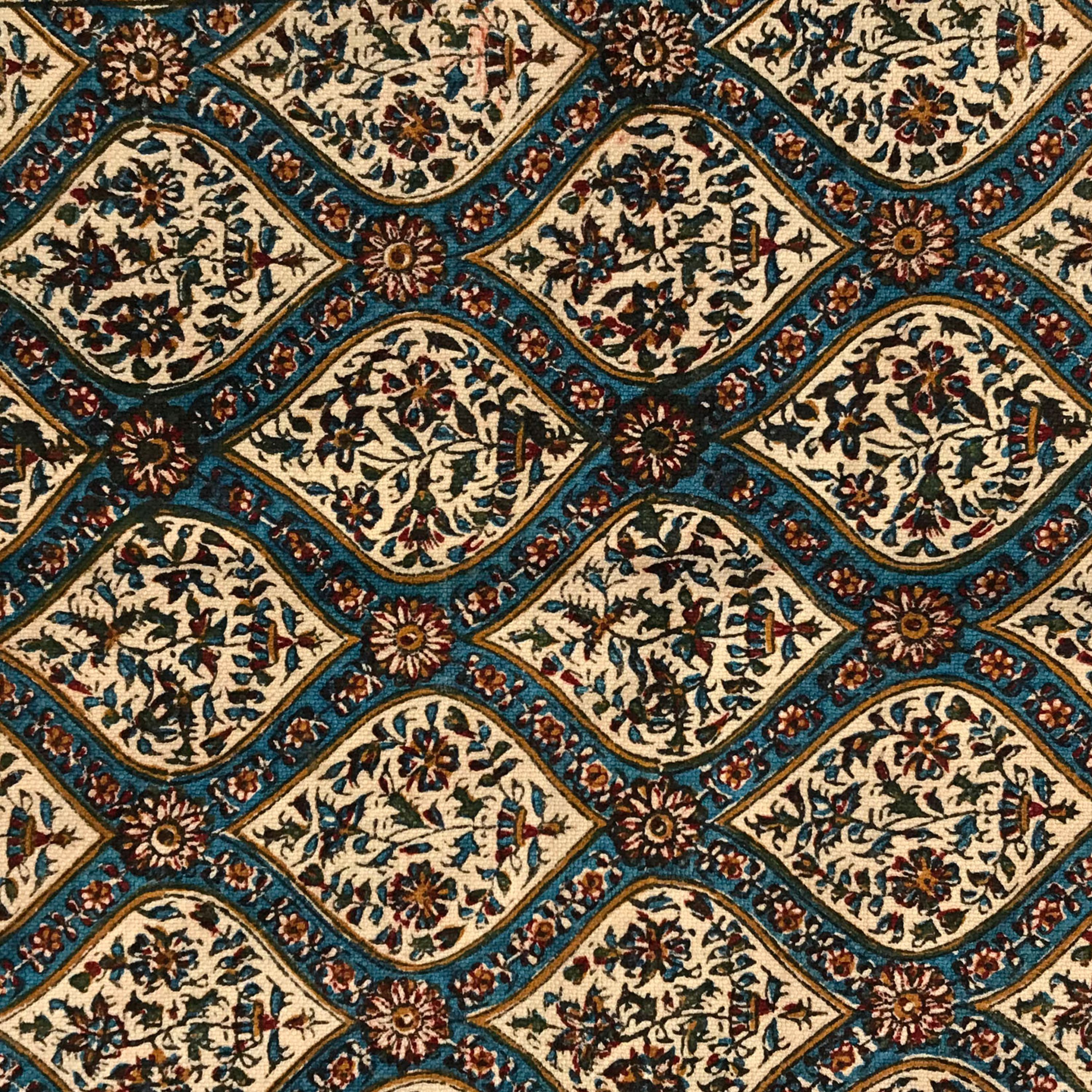 رومیزی عسلی صادراتی قلمکار طرح گنبدی